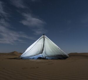 Best Tailor-Made China Tours 新片场素材ID BJtfiPo5hGuT4K 沙漠中的帐篷夜景 e1758434802987