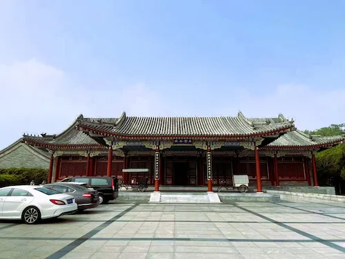 China's Top 3 Bibliophile Havens: Where Luxury Hotels Become Literary Retreats aman summer palace entrance