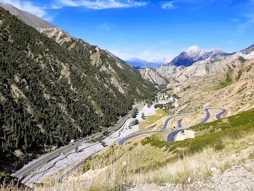 Travel Guide to Northern Xinjiang duku highway