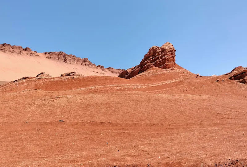 Travel Guide to Southern Xinjiang flaming mountains turpan