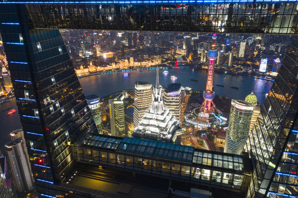 Destinations for Your Trip to China: 2 Classic Itineraries skyscrapers bund