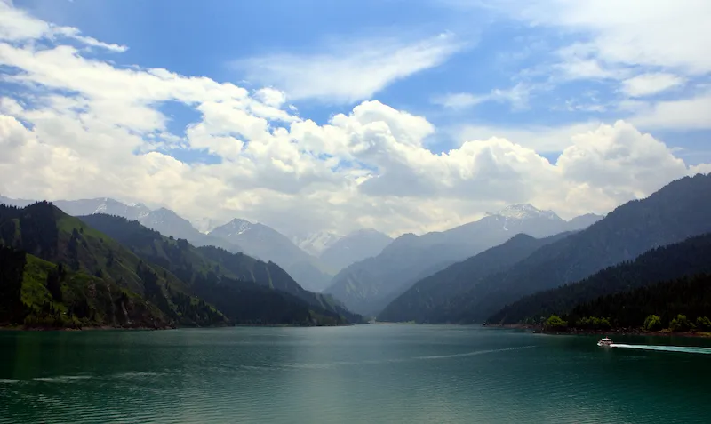 Travel Guide to Northern Xinjiang tianchi lake