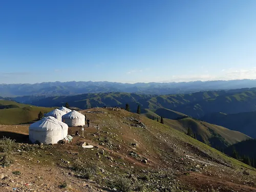 Travel Guide to Northern Xinjiang yurt along duku highway