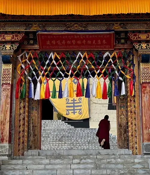 Yunnan Travel Adventures shangrila monk