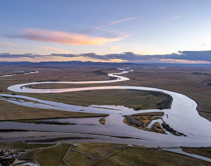 Jiuzhaigou National Park to Wolong Panda Reserve tangke yellow river