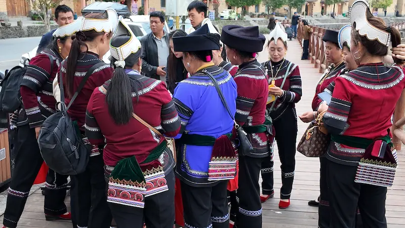 Yuanyang e le Terrazze di Riso Hani: un Mosaico di Terra, Acqua e Cielo minoranza Hani