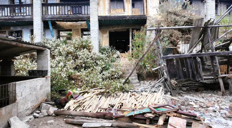 Tra le Vie di Zhiziluo: la Città Fantasma nella Gola del Nujiang Zhiziluo