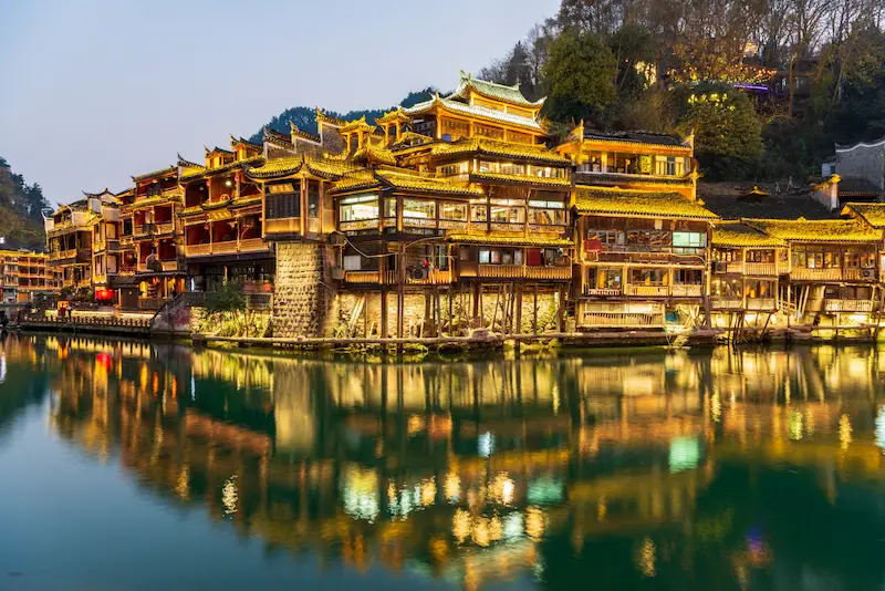 Fenghuang Travel Guide: The City of the Phoenix diaojiaolou architecture fenghuang