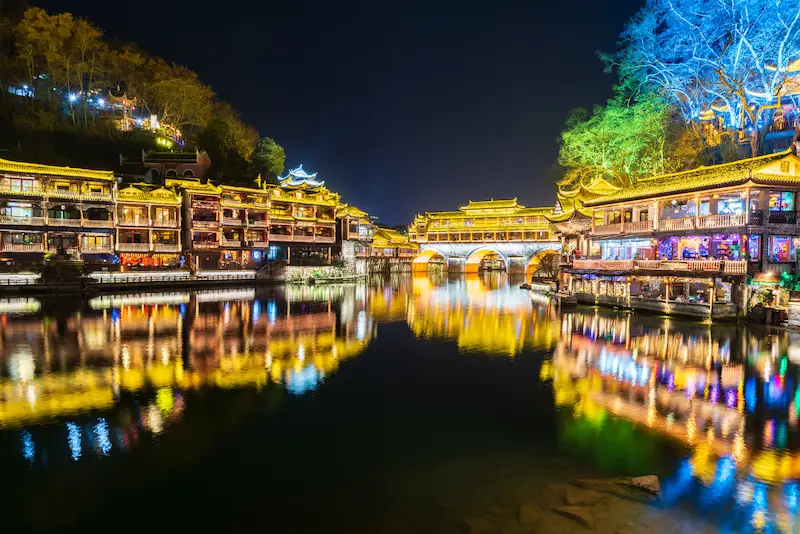 Fenghuang Travel Guide: The City of the Phoenix hongqiao bridge fenghuang night view